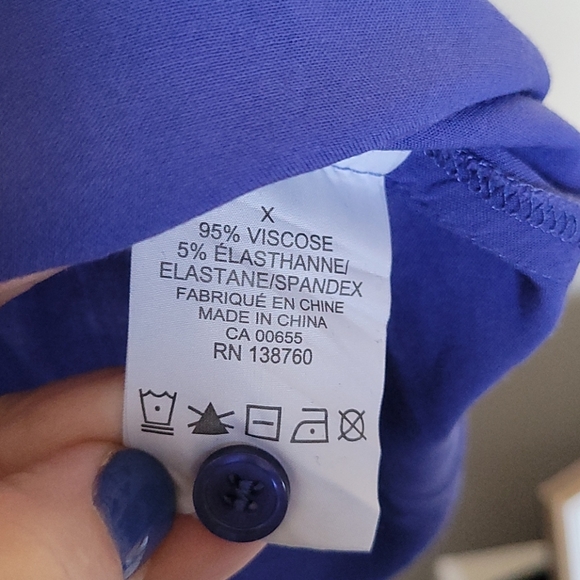 Flowy Blouse - Picture 6 of 6